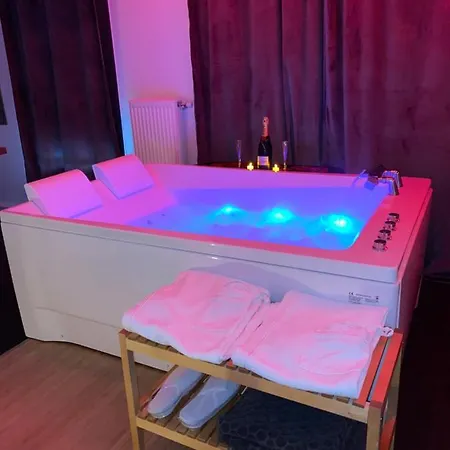 Jacuzzi Privatif Tugy Goussainville (Val-d'Oise)