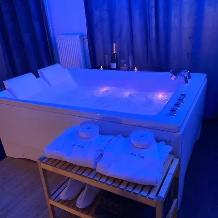 Jacuzzi Privatif Tugy Appartement Goussainville (Val-d'Oise)