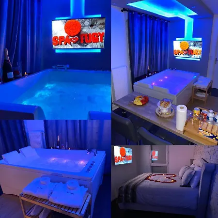 Jacuzzi Privatif Tugy アパート