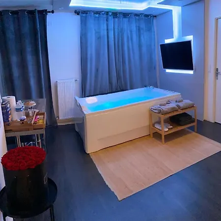 Jacuzzi Privatif Tugy アパート グッサンヴィル